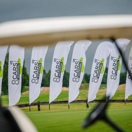 Golf Apartament W Sobieniach Sobienie Jeziory Exteriér fotografie