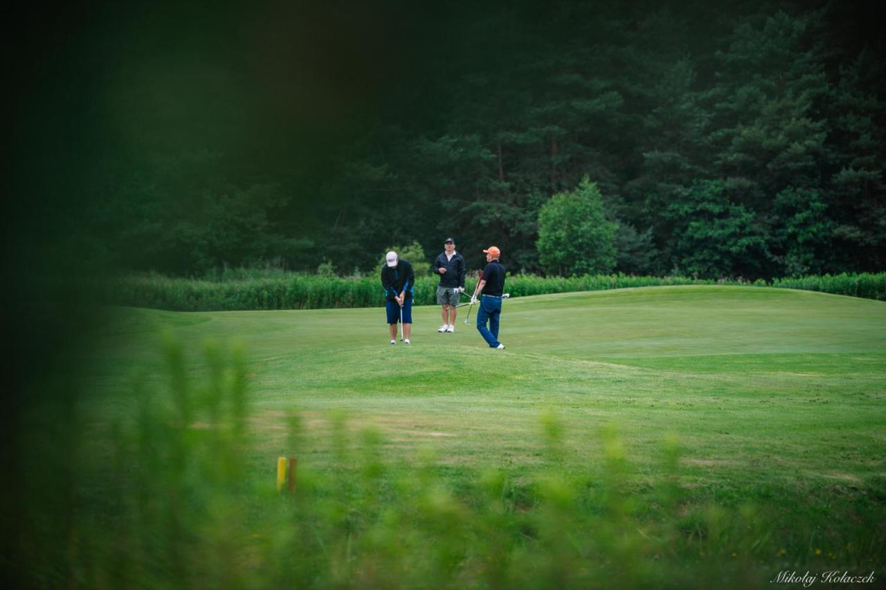 Golf Apartament W Sobieniach Sobienie Jeziory Exteriér fotografie
