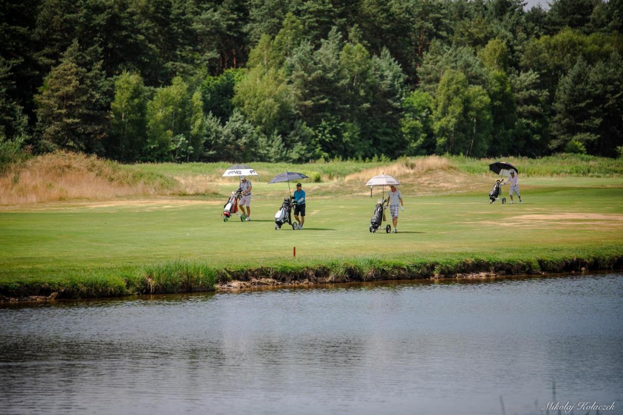 Golf Apartament W Sobieniach Sobienie Jeziory Exteriér fotografie