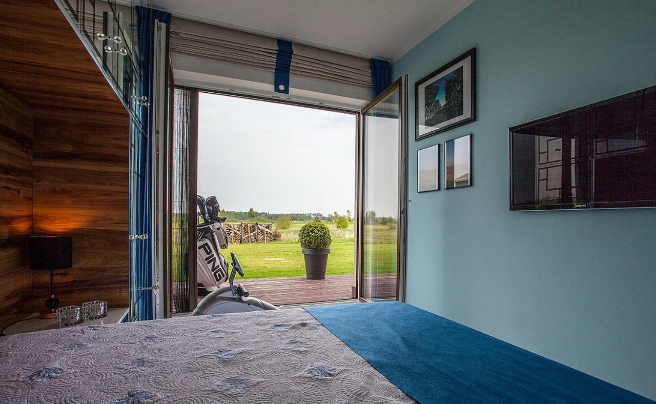 Golf Apartament W Sobieniach Sobienie Jeziory Exteriér fotografie