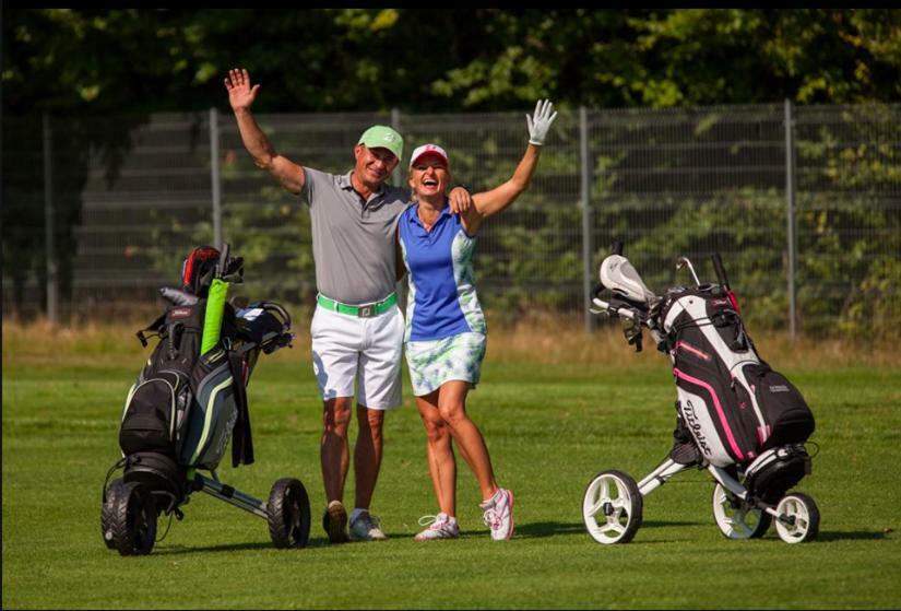 Golf Apartament W Sobieniach Sobienie Jeziory Exteriér fotografie